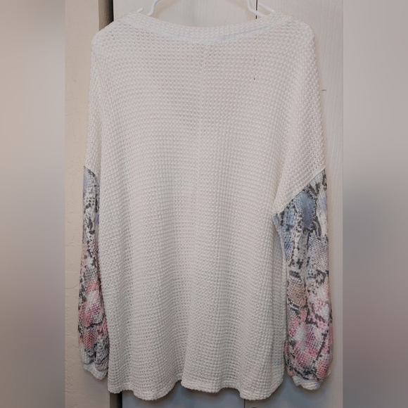 Fantastic Fawn Color Blocked Waffle Knit Top Size 3X Pullover Snake Print Sleeve - Picture 6 of 7
